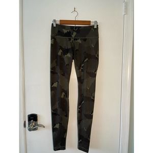 lululemon Align Green Camo Size 6 Full Length